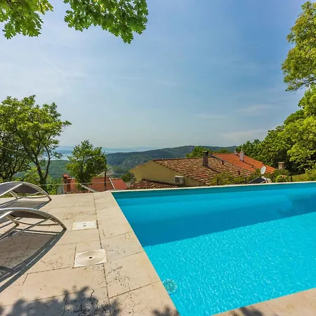 Villa In 43089 Grižane